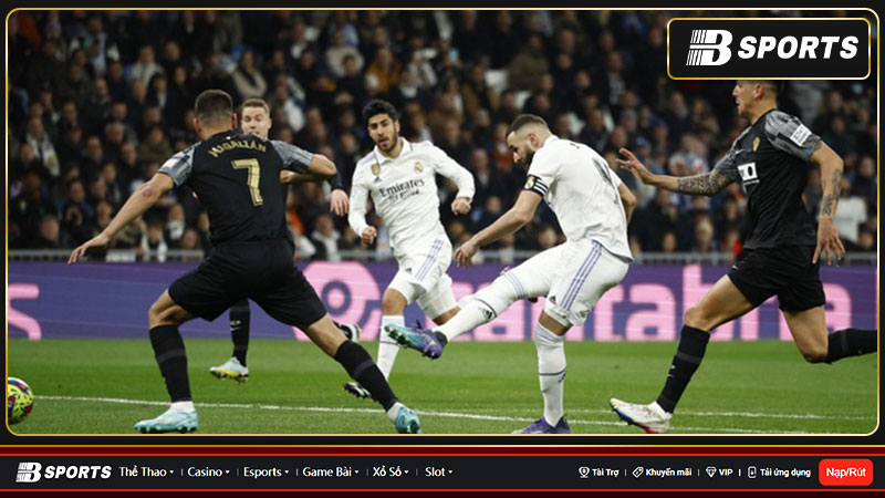 Benzema lập cú đúp phạt đền