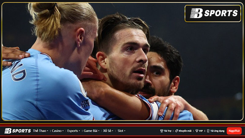 Grealish không hài lòng về quyết định của Anthony Taylor