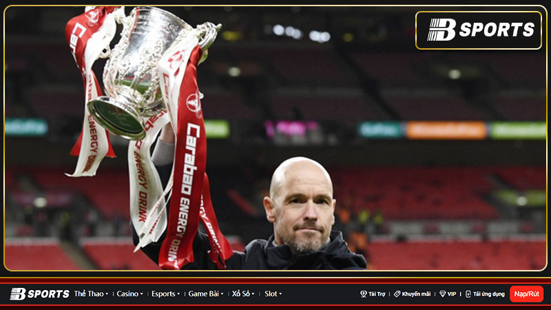 HLV ten Hag nhảy cùng học trò khi MU vô địch Cup liên đoàn