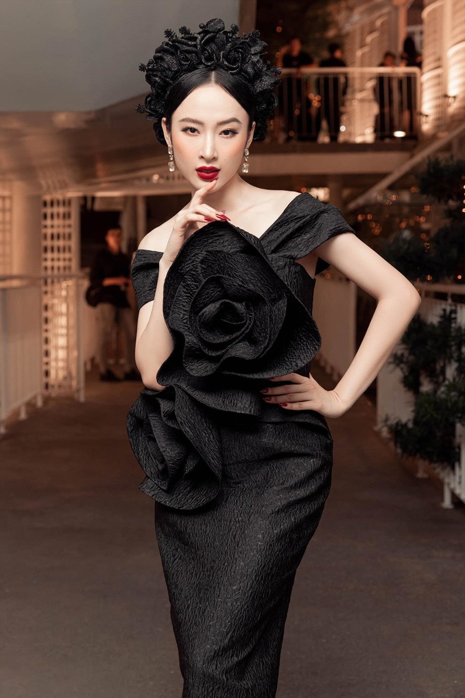 Nữ diễn viên kiêm ca sĩ hay thậm chí là một người mẫu Angela Phương Trinh
