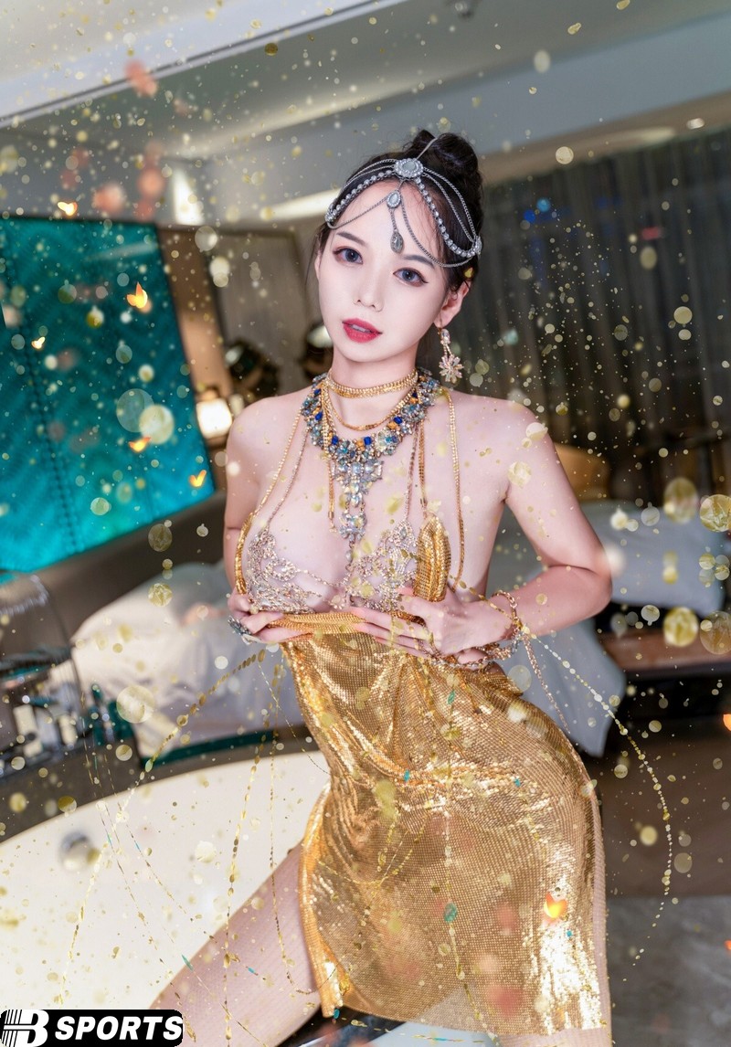  Gái đẹp khoe ngực
