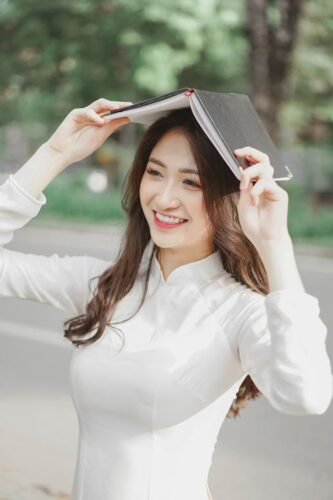 Ngoại hình xinh đẹp của người đẹp