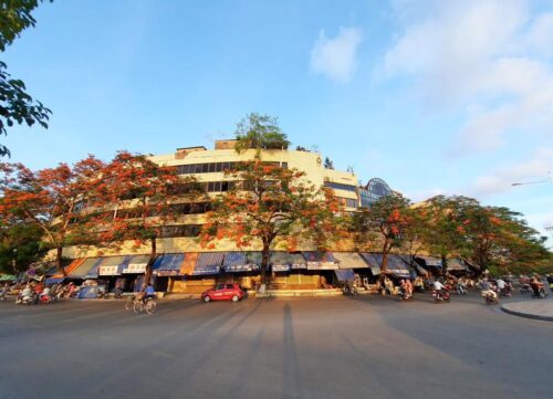 Chợ Tam bạc nhìn từ bên ngoài