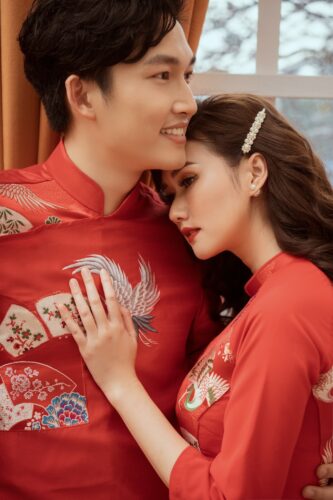 Tình bể bình giữa Hương Giang và nam diễn viên