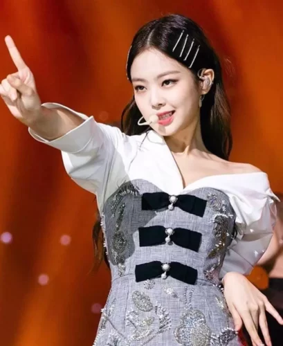 Là "main rapper" của nhóm nhạc