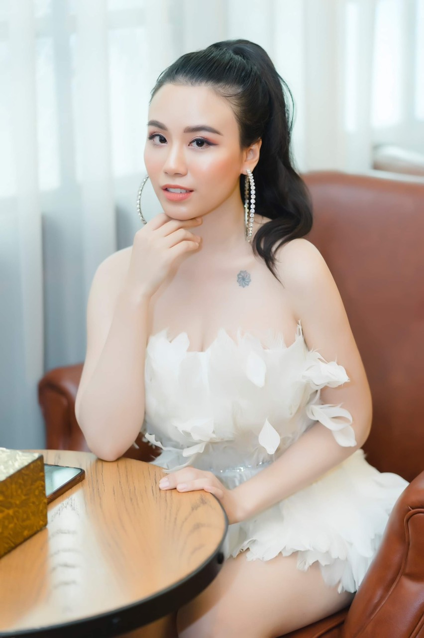 Linh Miu - hot girl tai tiếng đình đám 1 thời