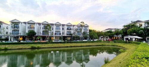 View sau căn biệt thự triệu đô của Sơn Tùng