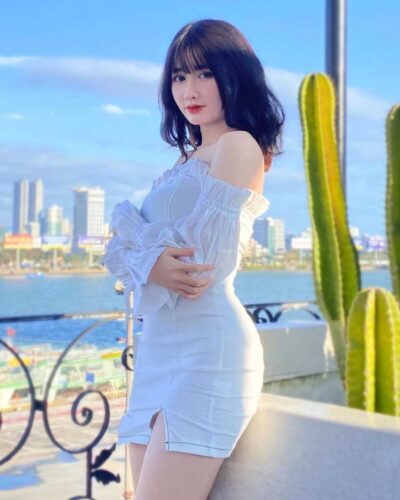 Vũ Thị Khánh Huyền cực xinh duyên dáng