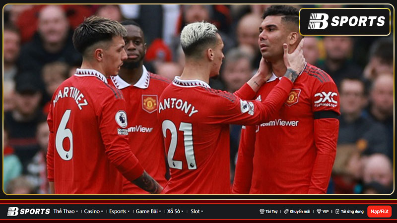 Southampton thi đấu trong trận Man United hòa Southampton