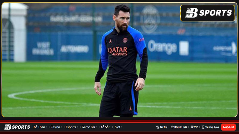 Messi bay sang Qatar, nghỉ buổi tập của PSG