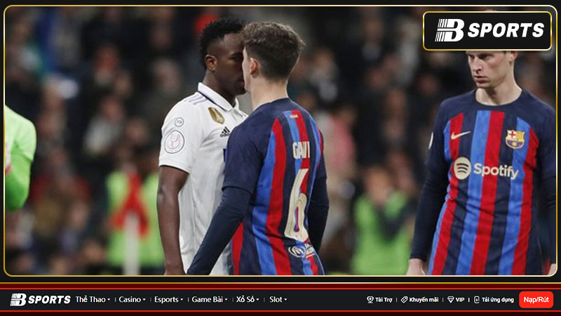 Real Madrid thua Barca vì bản phản lưới