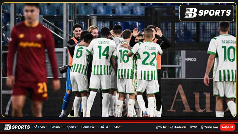 Cơn mưa bàn thắng trong trận Sassuolo thắng Roma