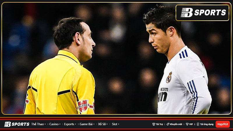 Ronaldo trả giá sau hành động nóng nảy tại trận đấu với Abha