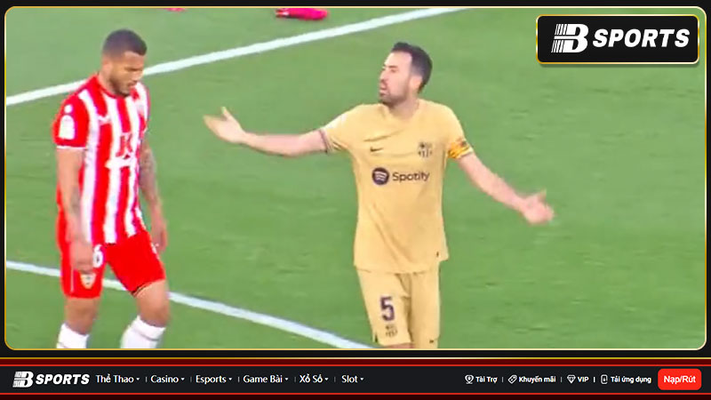 Sergio Busquets không nghe lời HLV Xavi