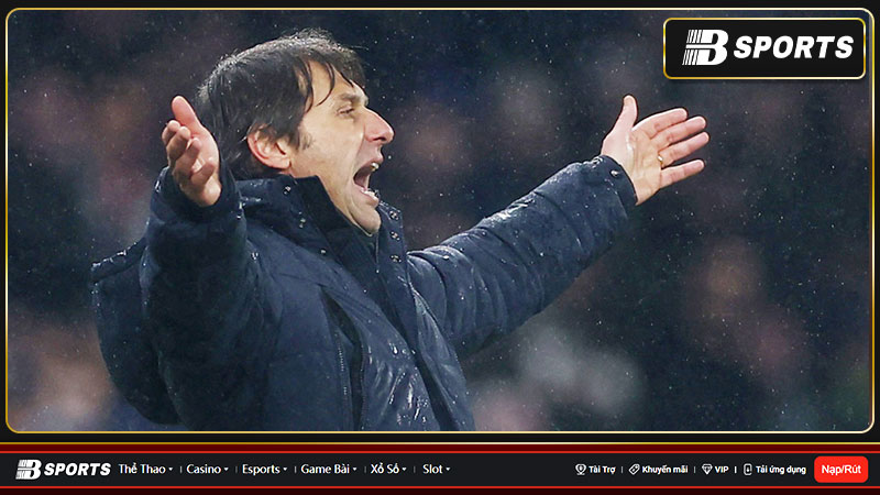 Tại sao các cầu thủ của Tottenham không hài lòng về HLV Conte?