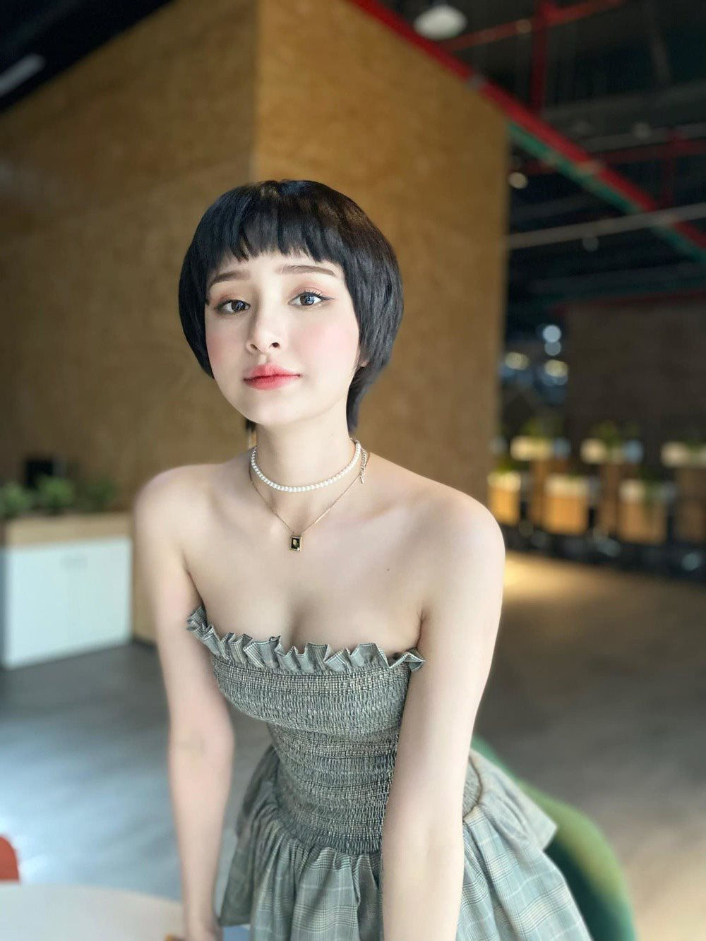 Con đường sự nghiệp của cô nàng