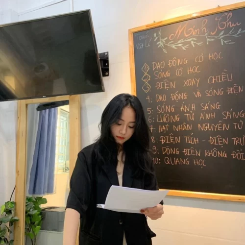 Cô giáo Minh Thu có sức hút không thua kém gì những nhân vật nổi tiếng trong làng giải trí