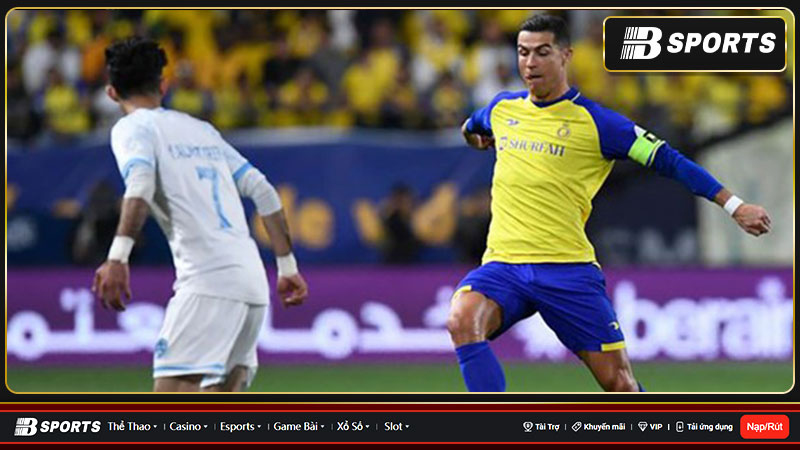 Đội Ronaldo lội ngược dòng trong trận có 16 phút bù giờ