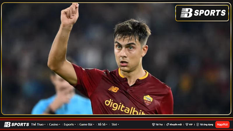 Paulo Dybala thể hiện phong độ mạnh mẽ góp sức cho đoàn quân của Jose Mourinho, ghi 12 bàn và có 7 đường kiến ​​tạo sau 25 lần ra sân trên mọi đấu trường.