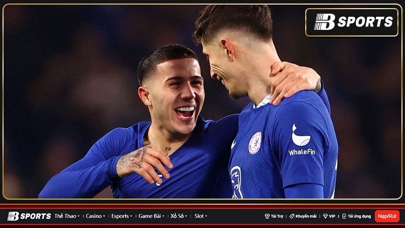 Hành động đẹp của Enzo Fernandez sau trận đấu