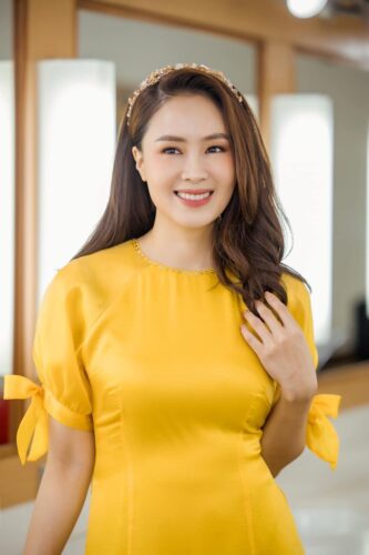 Nữ nghệ sĩ đã hoạt động nghệ thuật như một người mẫu nổi tiếng và có tên tuổi vào giai đoạn các năm 2000 – 2005 nhưng cô nàng lại ít tham gia vào những hoạt động của làng thời trang