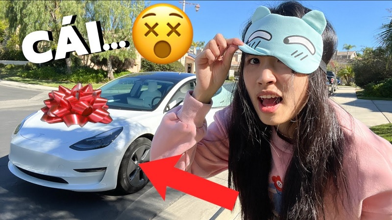 Jenny Huỳnh sở hữu kênh nhiều lượt view dù tuổi còn khá trẻ