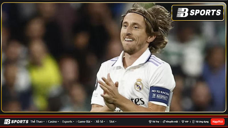 Huấn luyện viên trưởng của Real Madrid, Carlo Ancelotti nói rằng Luka Modric sẽ đưa ra quyết định về tình hình hợp đồng của tiền vệ này tại Bernabeu.