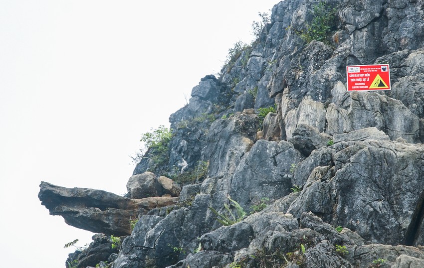 Mỏm đá ở Mã Pí Lèng