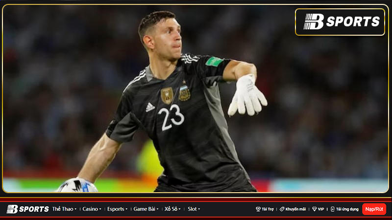Emiliano Martinez lọt tầm ngắm Spurs ở TTCN Hè 2023