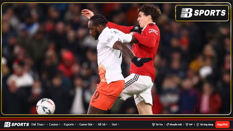 Manchester United được thông tin là chuẩn bị bán cả Harry Maguire và Victor Lindelof trong kỳ chuyển nhượng mùa hè này
