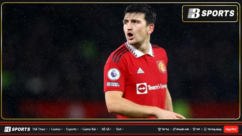 Harry Maguire và Victor Lindelof đều mất vị trí vào tay Raphael Varane và Lisandro Martinez