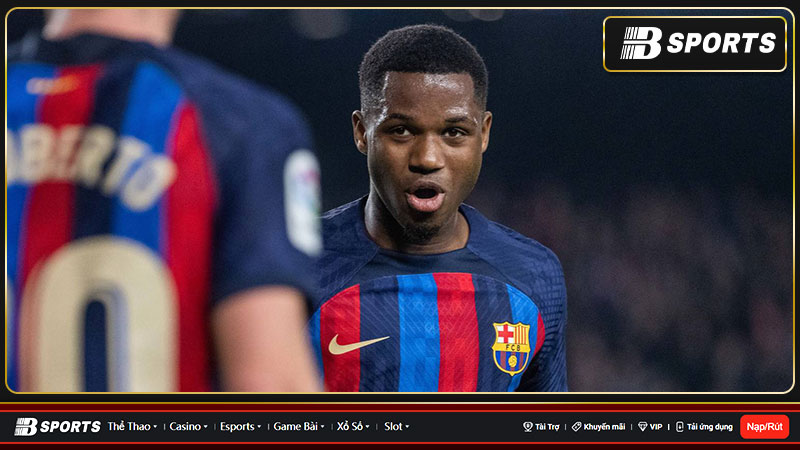 Tiền đạo Barcelona cứu thua cho Real Madrid