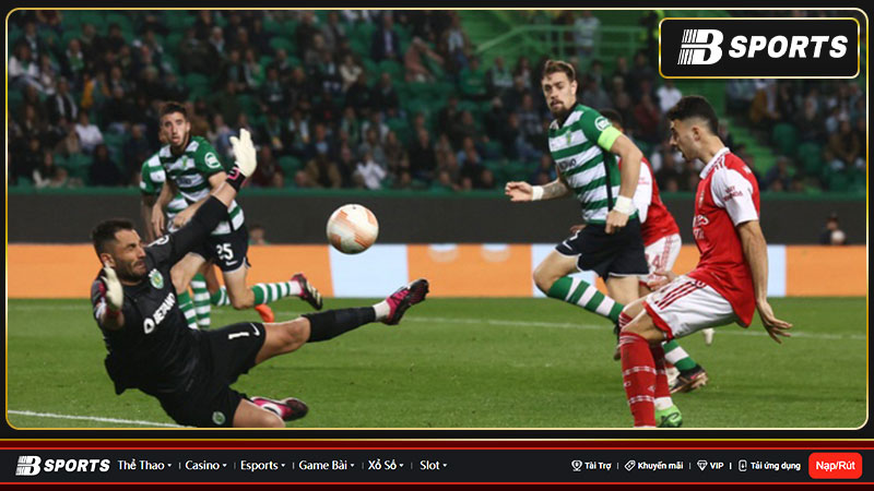 Với việc tuyển thủ Nhật phản lưới giúp Arsenal cầm hòa 2-2 trước Sporting