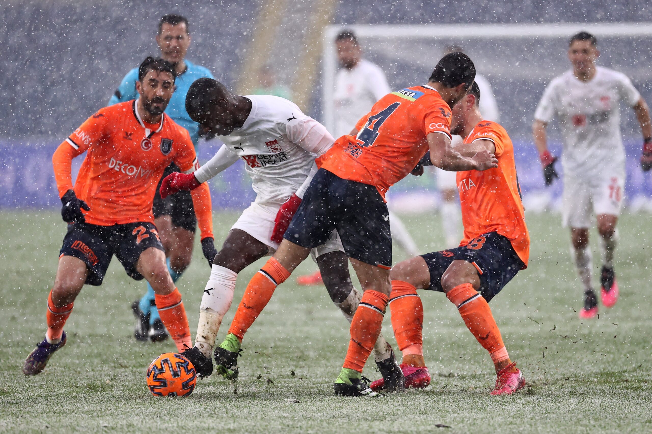 Soi kèo Istanbul Basaksehir vs Sivasspor